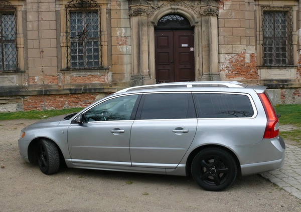 Volvo V70 cena 31500 przebieg: 307000, rok produkcji 2012 z Tychy małe 596